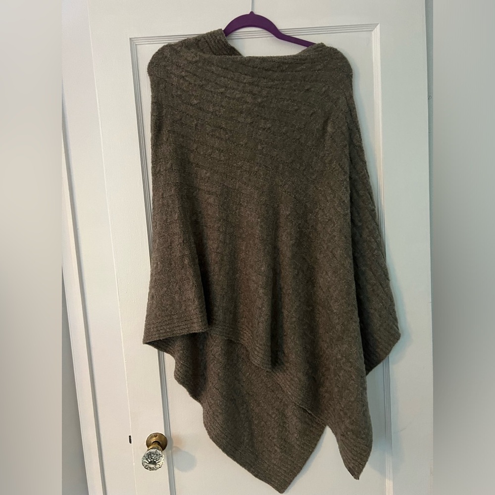 NEW W/ TAGS olive green / gray PONCHO